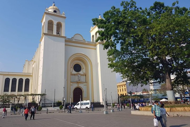 Panoramic tour of San Salvador and Historic Center - Photo 1 of 3